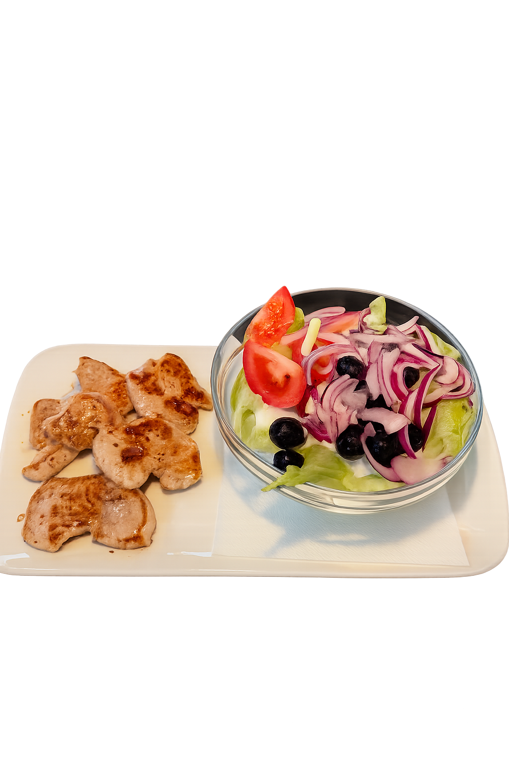 Frischer Salat mit zartem Hühnerfleisch und knackigem Gemüse